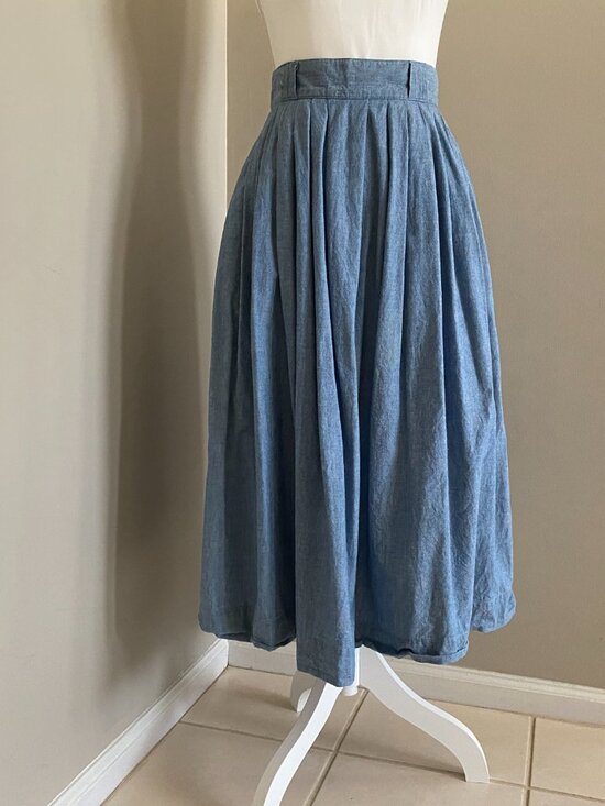 French Navy Dresses & Skirts - Vintage 1980s Denim Look Midi/Tea Length Skirt | Size 6 Petite |Pockets